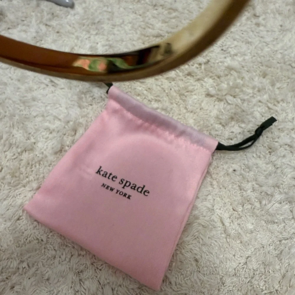 🩷Kate Spade Gold Bangle Bracelet - Picture 4 of 8